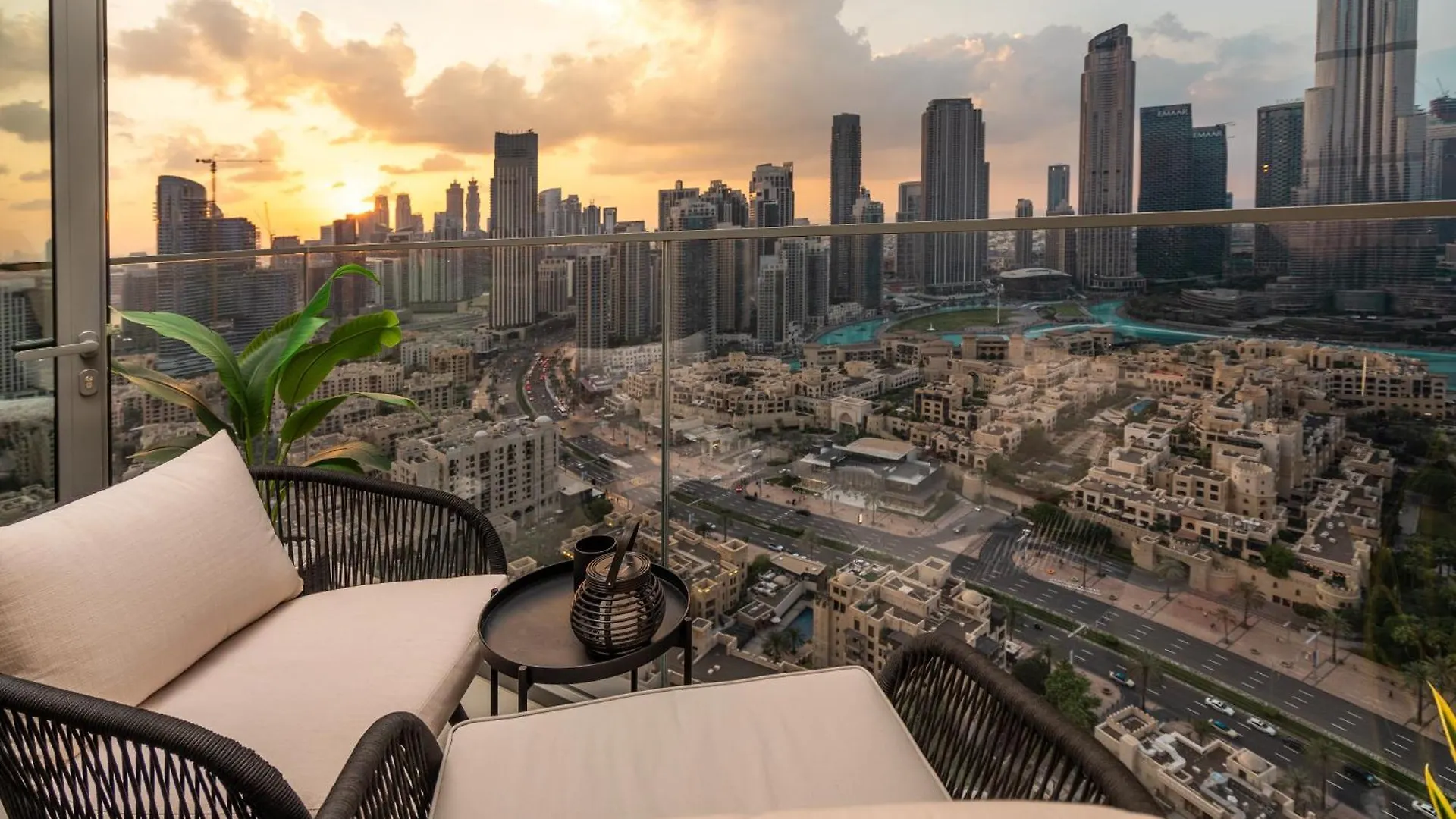 Burj Royal-Luxurious 2 Bedrooms -Downtown-Burj & Fountain View Dubai