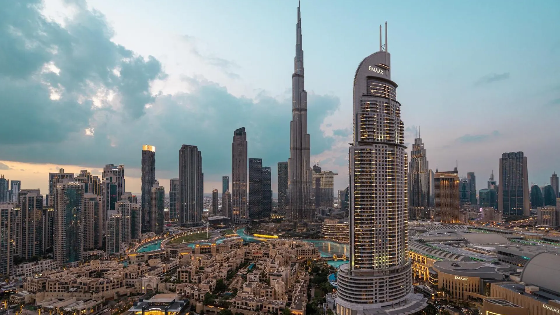 Burj Royal-Luxurious 2 Bedrooms -Downtown-Burj & Fountain View Dubai