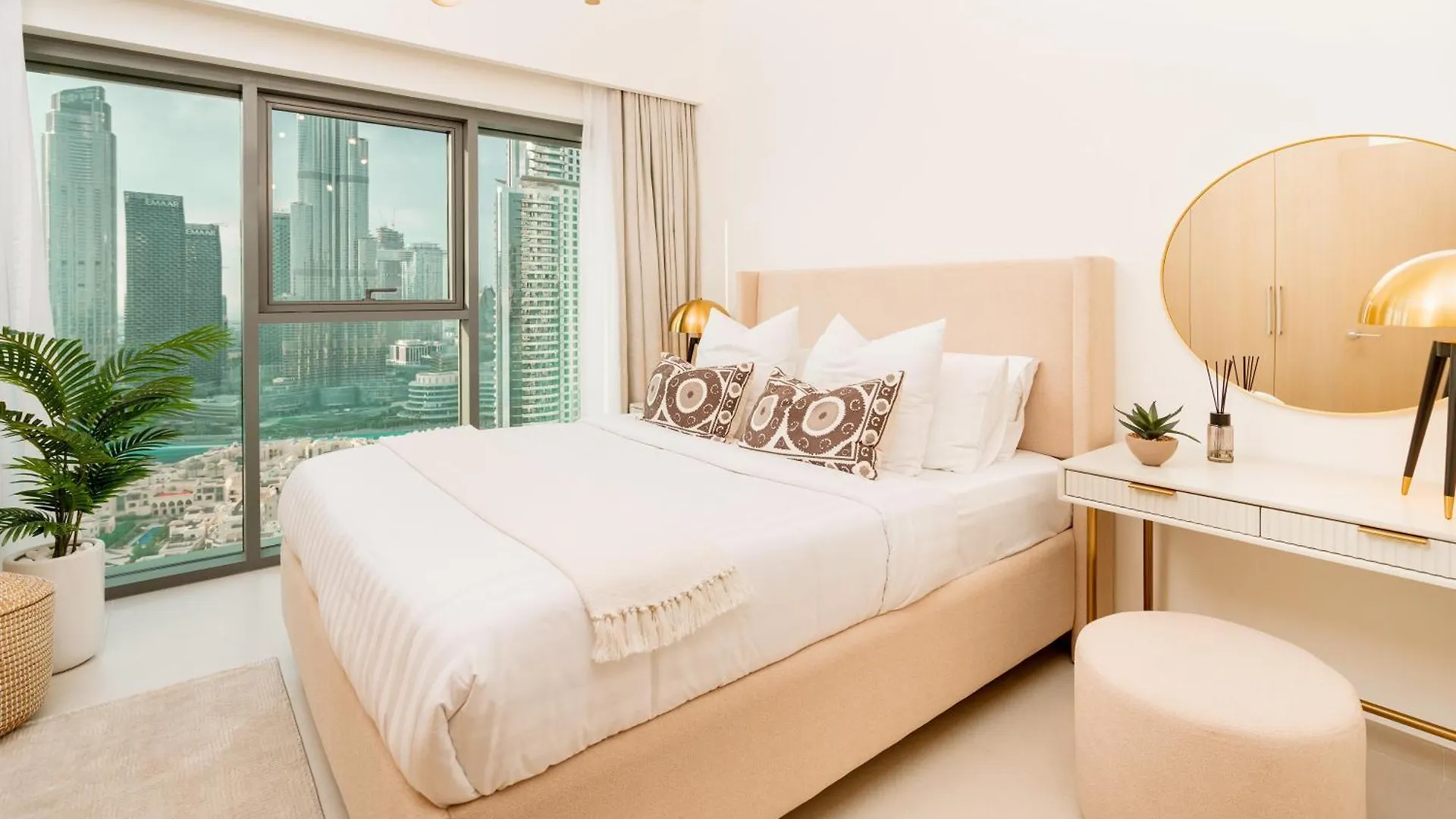 Burj Royal-Luxurious 2 Bedrooms -Downtown-Burj & Fountain View Dubai United Arab Emirates